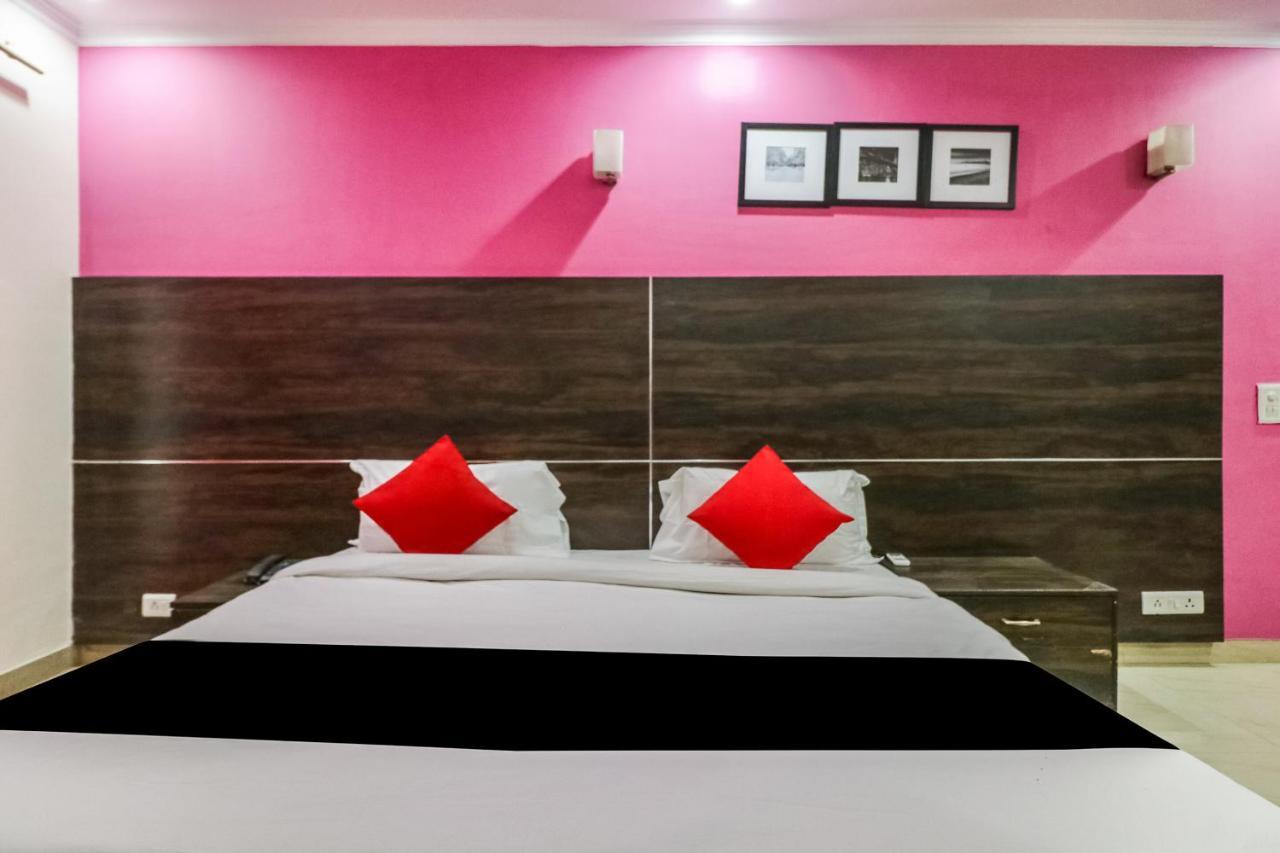 Capital O Hotel Bms Near Appu Ghar غورغاون المظهر الخارجي الصورة